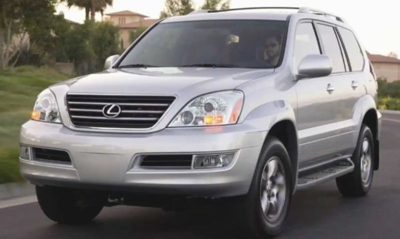 Лобовое стекло на Lexus GX470